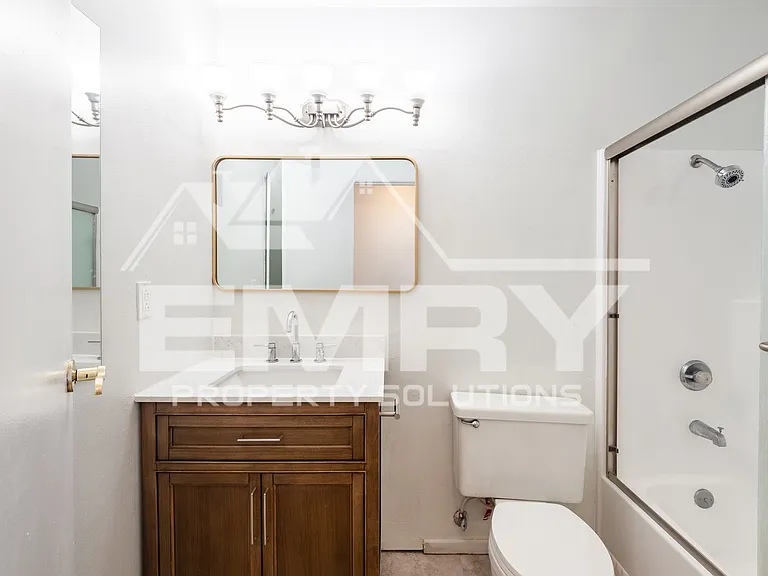 9781 S Karmont Ave — Photo 29