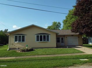 608 Freeman St, Warren, IL 61087