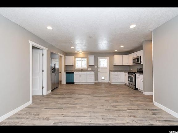 4th image of 713 N Orchard Dr
