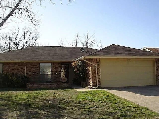 1st image of 2604 NW Locksley Ln