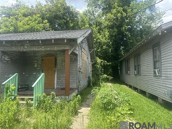 2nd image of 3913 Topeka St
