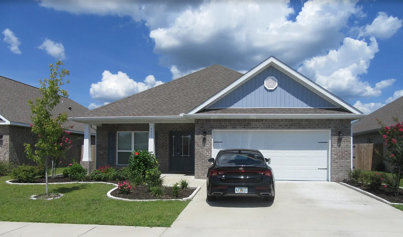 3 bed, 1950 sqft, $2,300 — Photo 2