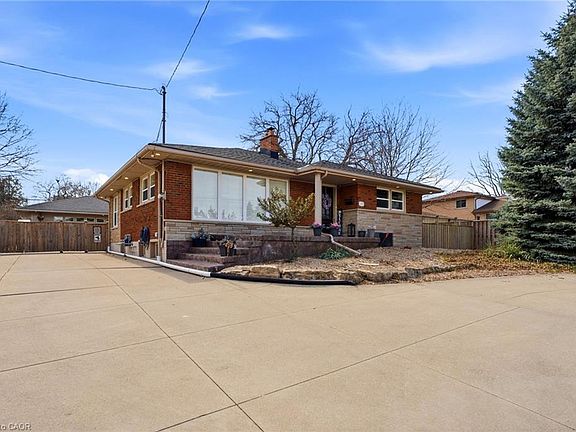 2nd image of 473 Mohawk Rd W