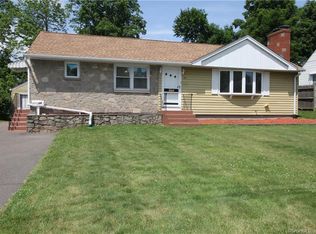 68 Oakwood Rd, Manchester, CT 06042