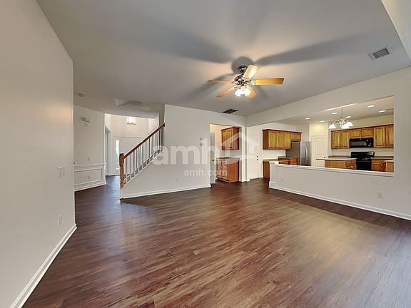 4th image of 2428 Logan Field Dr