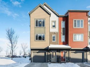 335 W Copperpond Row SE, Calgary, AB T2Z 1H2