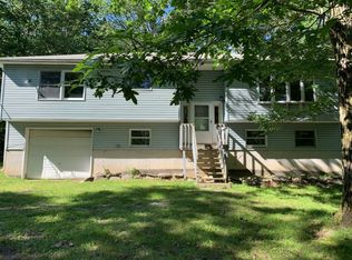 155 Van Auken Hill Rd, Milford, PA 18337
