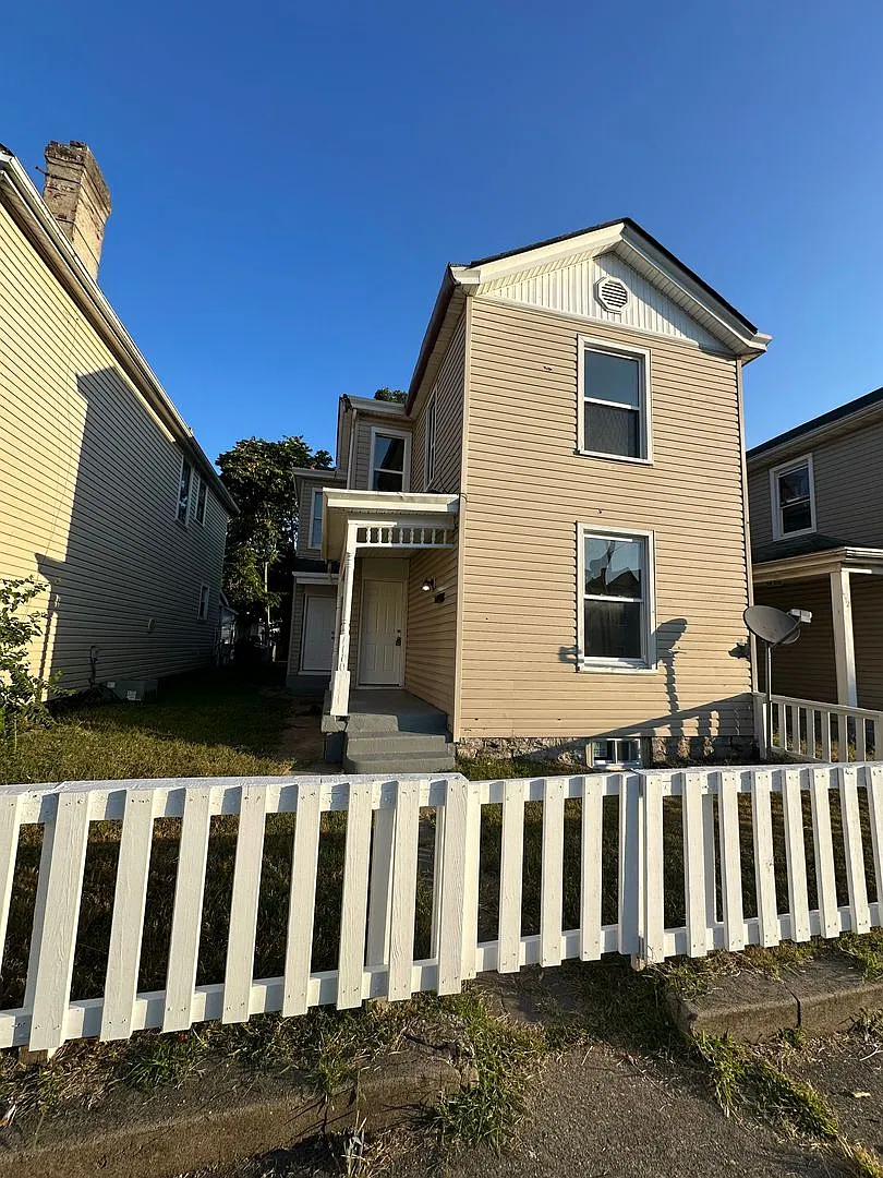 Beautiful Renovated New 4 Bedroom 2 Bath House Minutes From Downtown/Spooky Nook — Photo 1