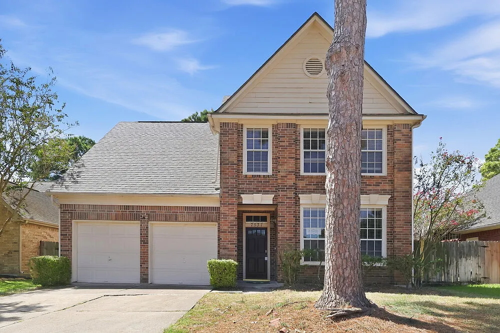4 bed, 2.5 bath, 2200 sqft, $2,345 — Photo 1
