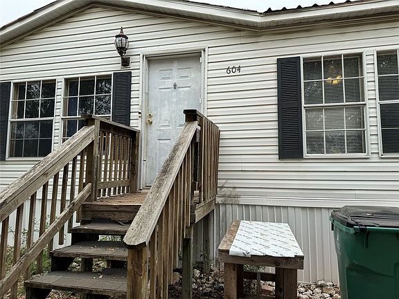 3rd image of 604 S Buffalo Ave