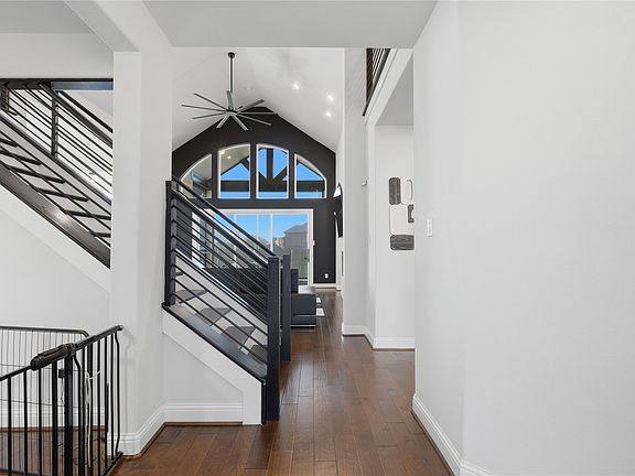 3rd image of 7548 Ridge Ln