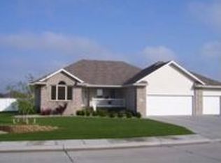 4122 Fleetwood Dr, Grand Island, NE 68803