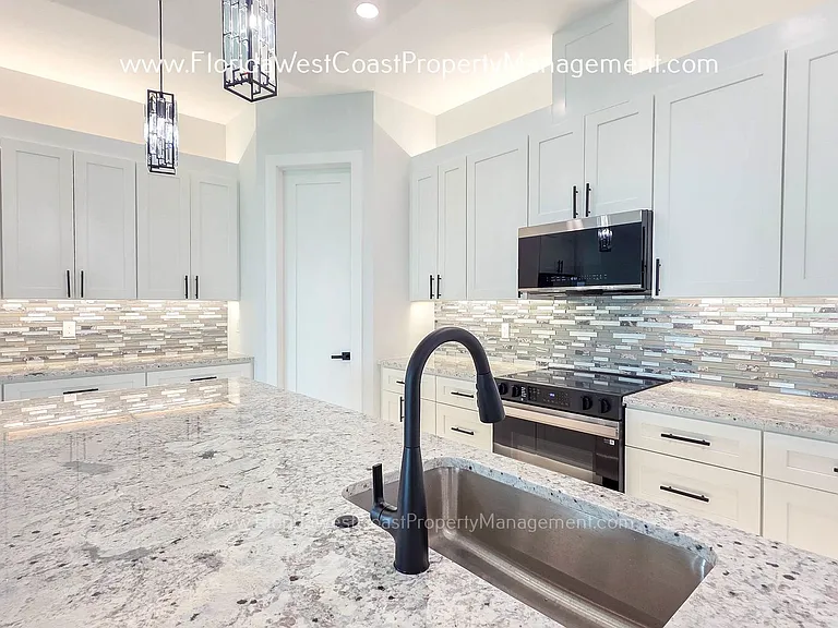 9225 Raes Creek Pl — Photo 2