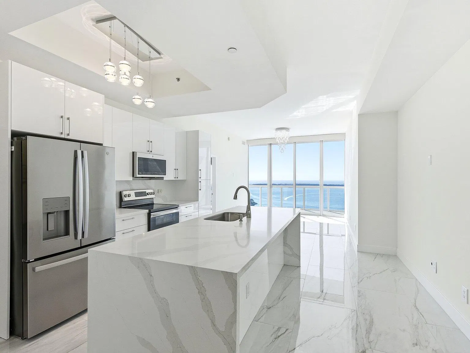 2 bed, 2.0 bath, 1208 sqft, $5,300 — Photo 3