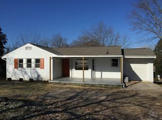 1217 Bradshaw Garden Rd, Knoxville, TN 37912