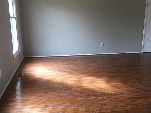 3rd image of 5214 Rushbrook Dr