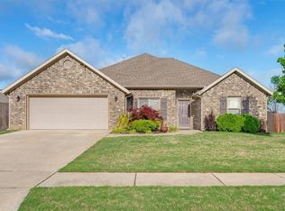 1360 Colonel Bass Ln, Prairie Grove, AR 72753