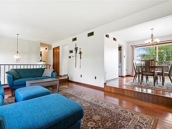 5th image of 2110 Lorenzi Ln