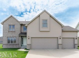 3083 Grey Hawk Dr, Normal, IL 61761