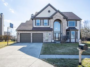 10136 Hawks Lake Dr, Fishers, IN 46037