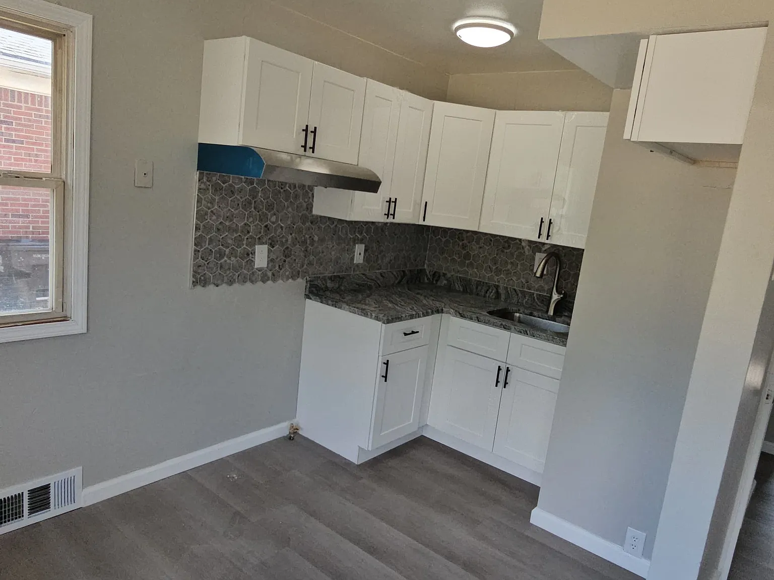 2 bed, 656 sqft, $1,100 — Photo 4