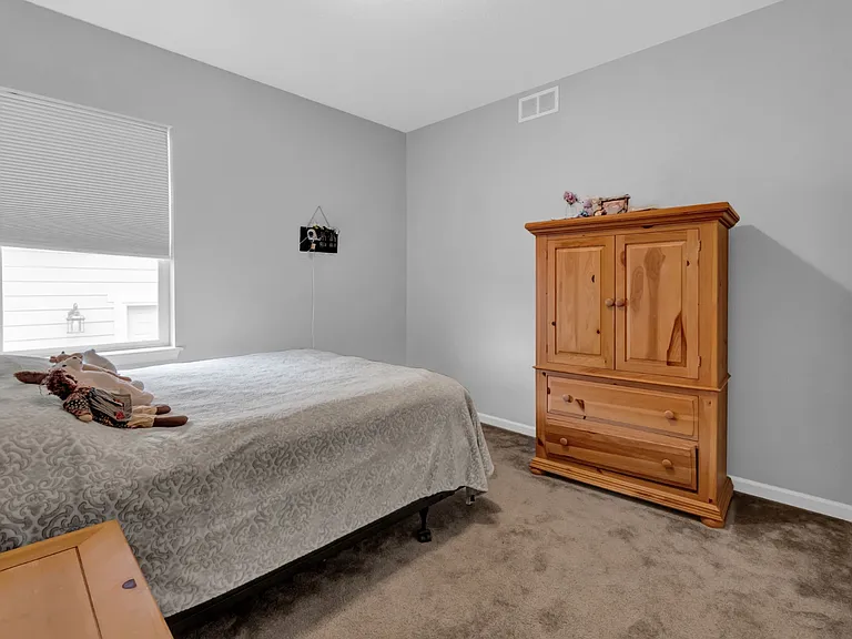 1086 McMurdo Cir — Photo 8