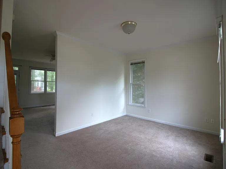 1437 Opal Ct — Photo 5
