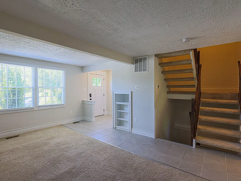 831 Comer Sq — Photo 2