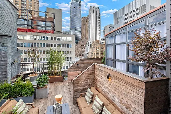 Rented by Compass | media 22