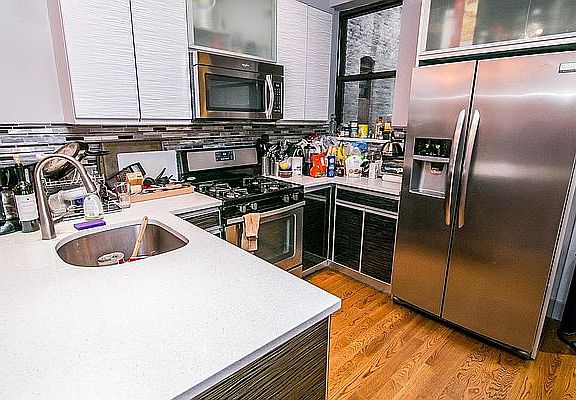 3rd image of 404 Suydam St APT 2L