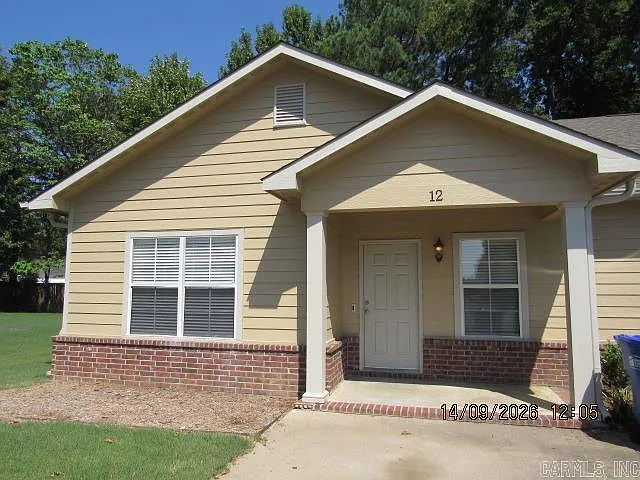 3 bed, 2.0 bath, 1288 sqft, $1,150 — Photo 1