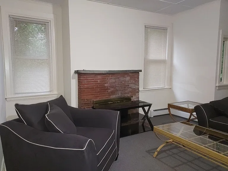 125 Highland Pl — Photo 4