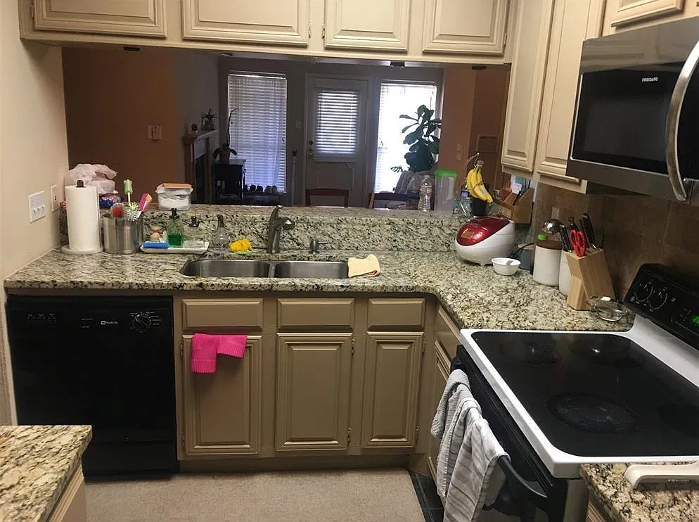 2 bed, 2.0 bath, 904 sqft, $2,000 — Photo 2