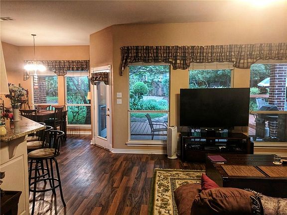 3rd image of 137 Daisey Ln
