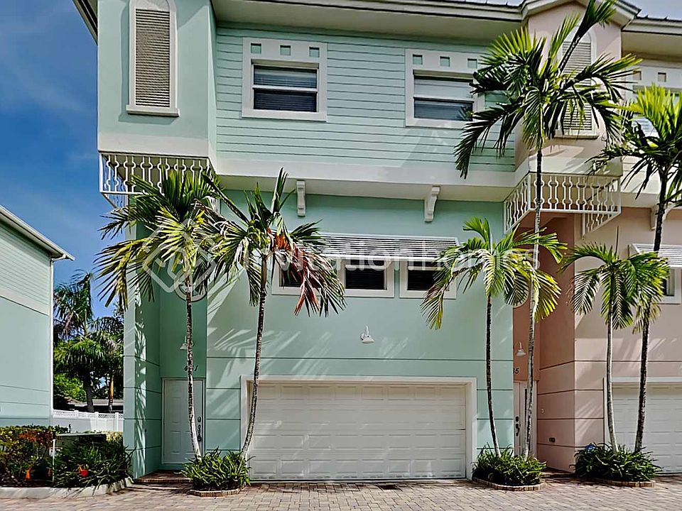 1st image of 461 NE 1st St #11