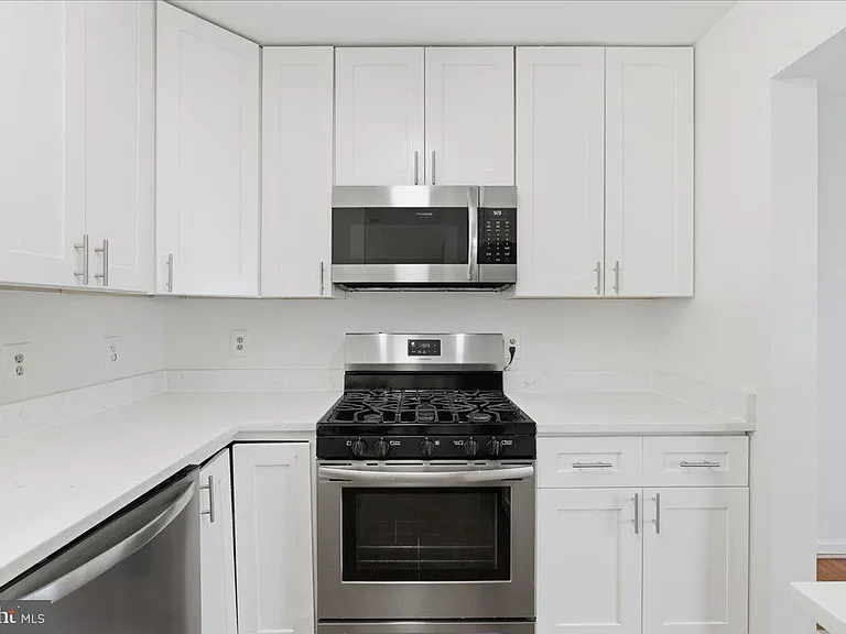 6129 Kendra Way — Photo 8