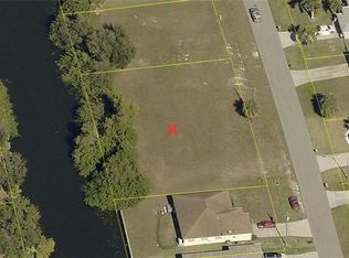 818 SW 11th Pl, Cape Coral, FL 33991
