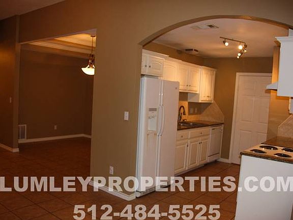 LIVING TO KITCH/DINING