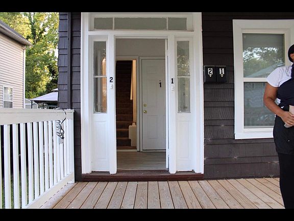 3rd image of 725 W 28th St #1