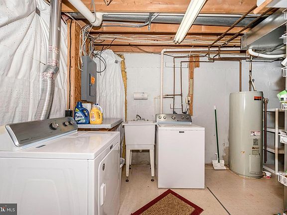 2nd image of 27 Catoctin Highlands Cir