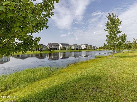 4th image of 258 Dalton Cir