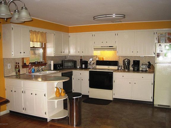 4th image of 2115 Westbury Dr