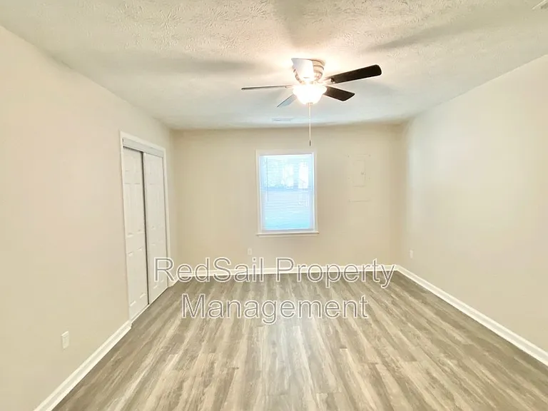 39 Whites Ln #B — Photo 10