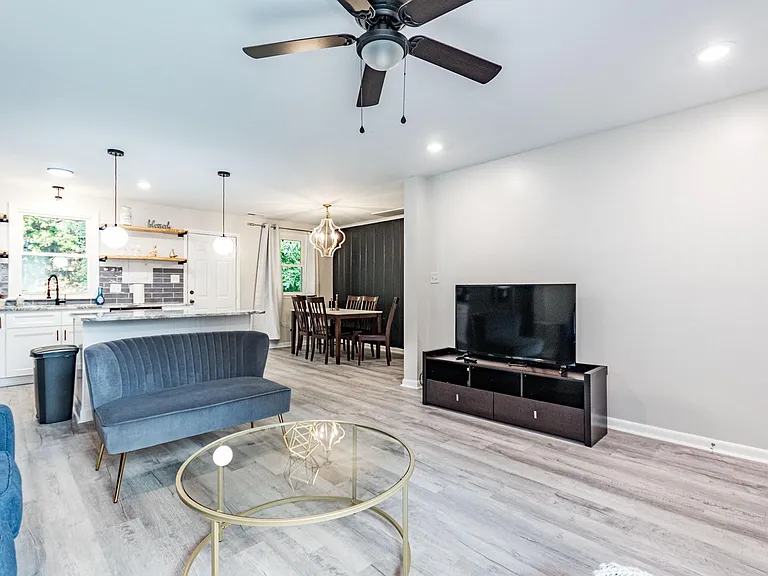 2500 Dandridge Dr — Photo 10