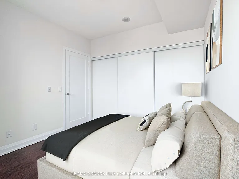 5 Sheppard Ave E #3721 — Photo 9