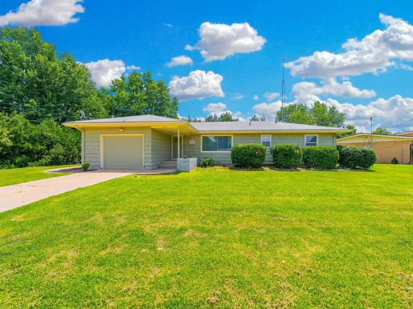 509 N High Dr, Wellington, KS 67152