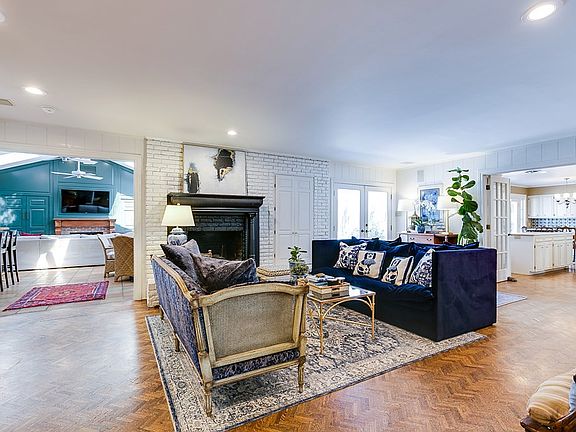 5th image of 2754 Dena Dr
