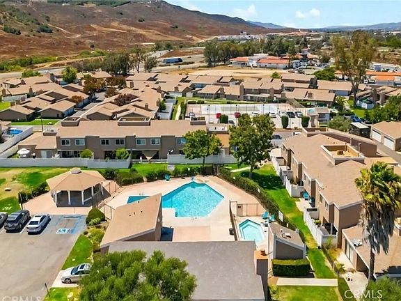 2nd image of 44617 La Paz Rd