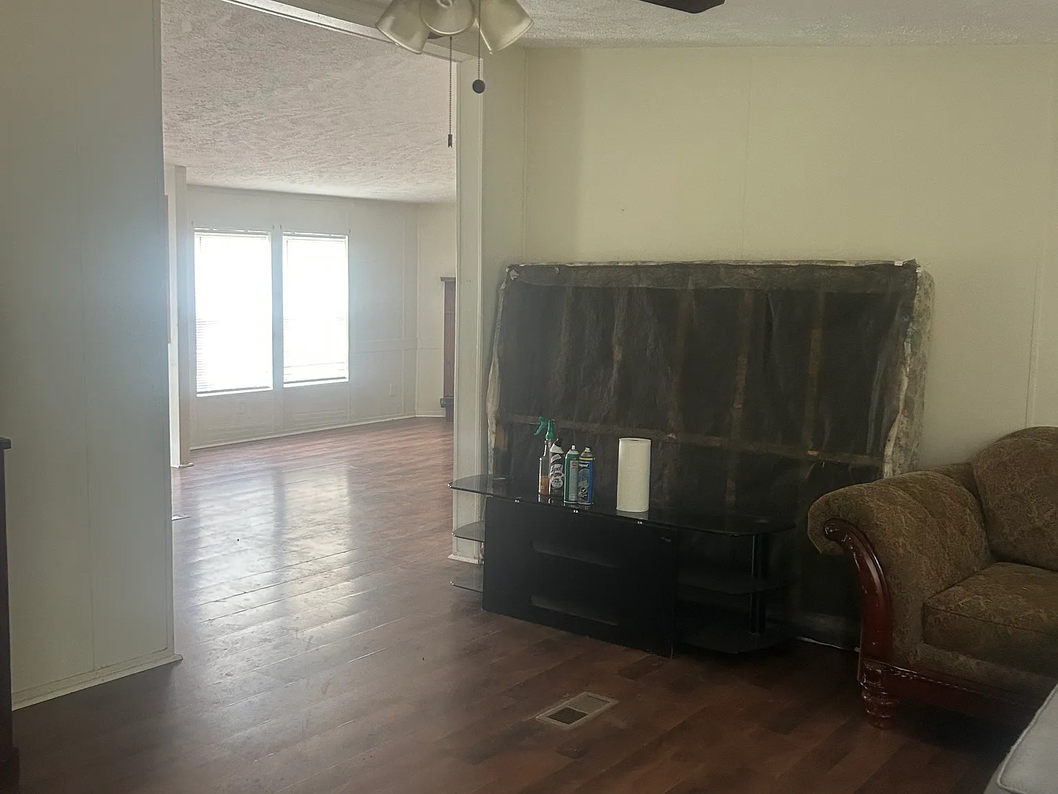 4 bed, 2300 sqft, $1,600 — Photo 2