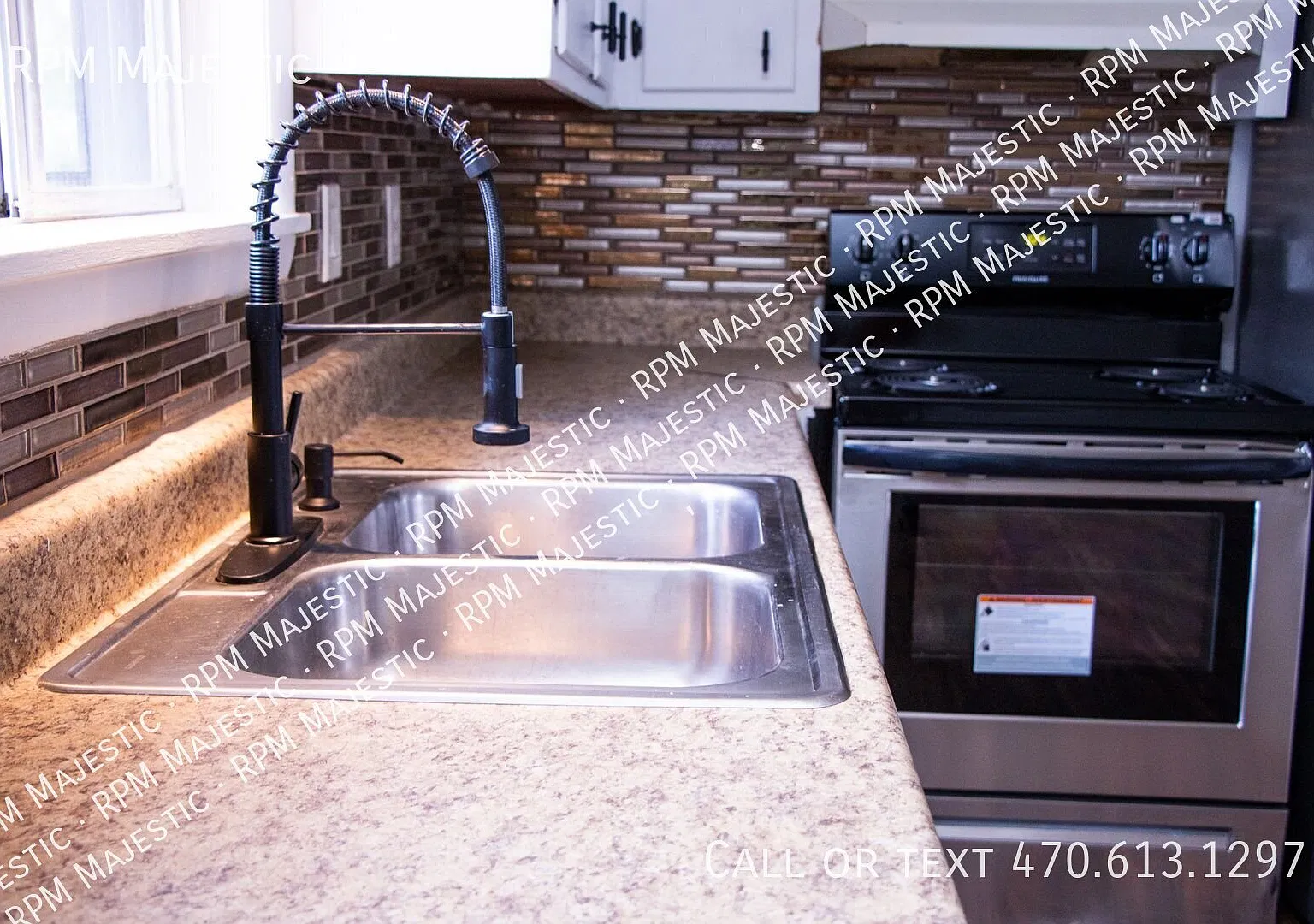 Updated 3-Bedroom, 2-Bath Home With Fenced Yard & Garage! — Photo 3
